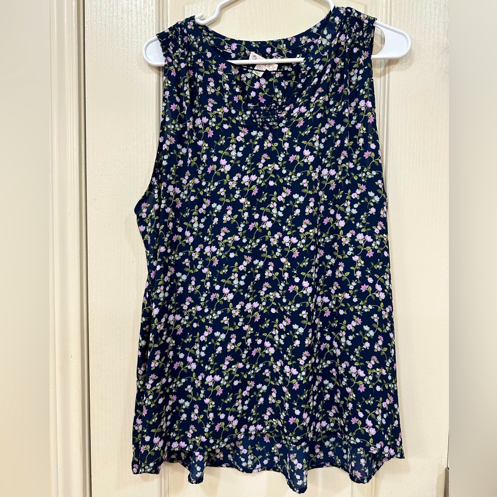 ELIANE ROSE Navy Sleeveless Blouse with Flowers. Size XL